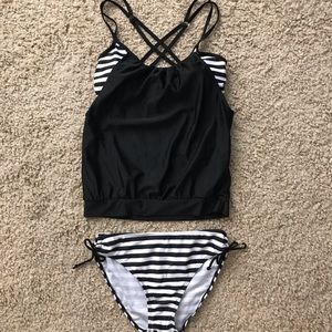 NWOT Tankini Black and White